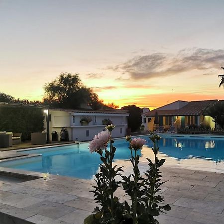 L'Auberge Camarguaise Saintes-Maries-de-la-Mer Exterior foto