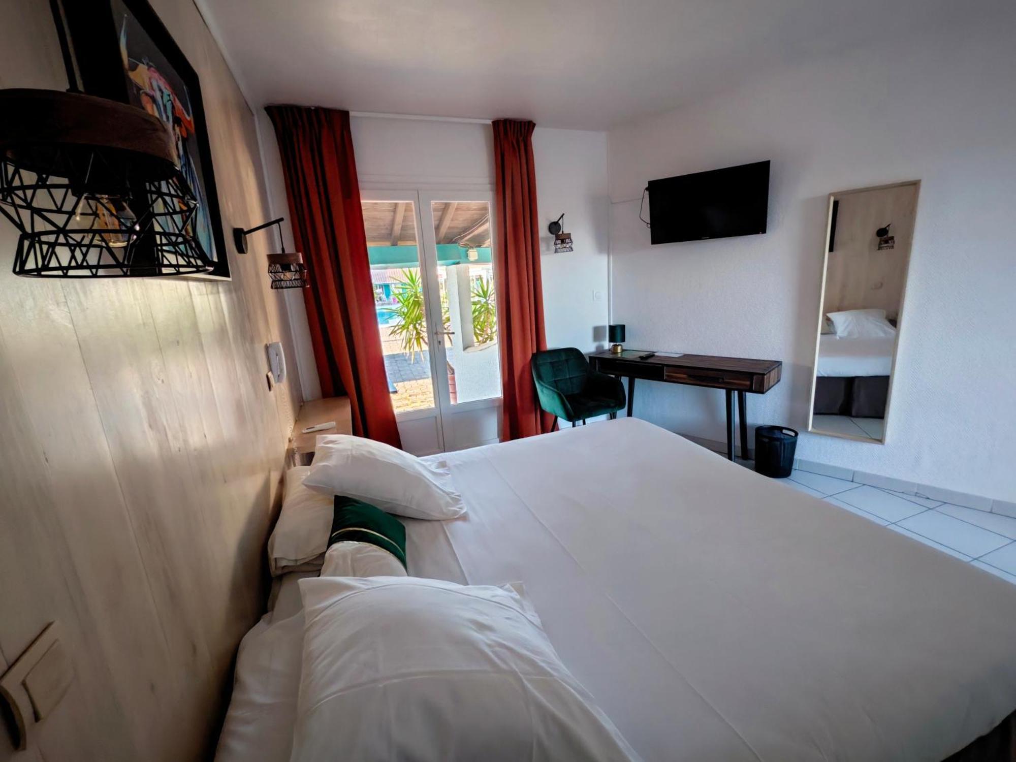 L'Auberge Camarguaise Saintes-Maries-de-la-Mer Exterior foto